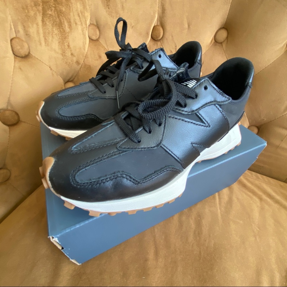 New Balance 327 Black/Gum Women size 7.5